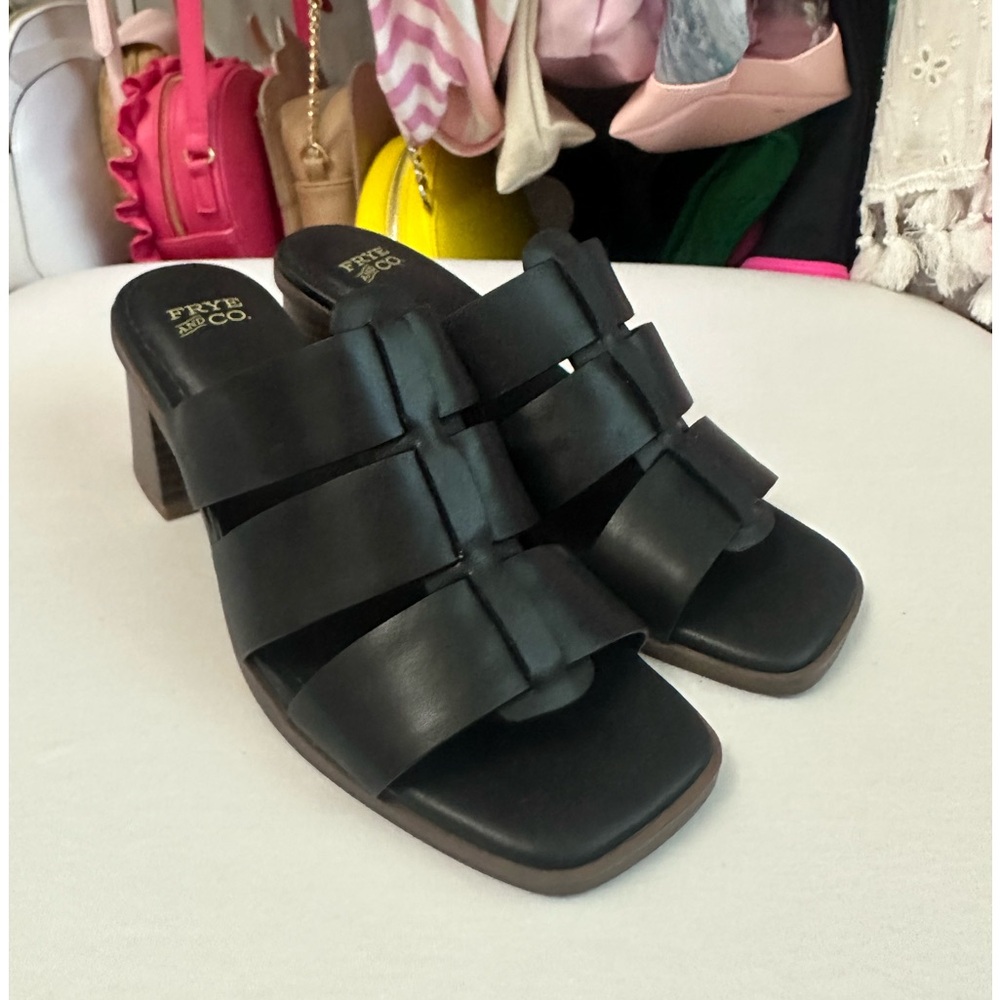 Frye and Co. Black Strappy Chunky Heel Slip-on Sandal Size 6